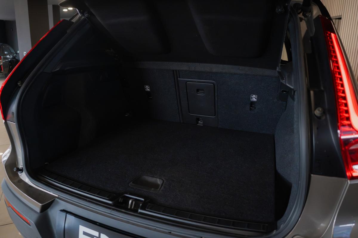 volvo-xc40-2022-hibrido-a-gasolina-1477cc