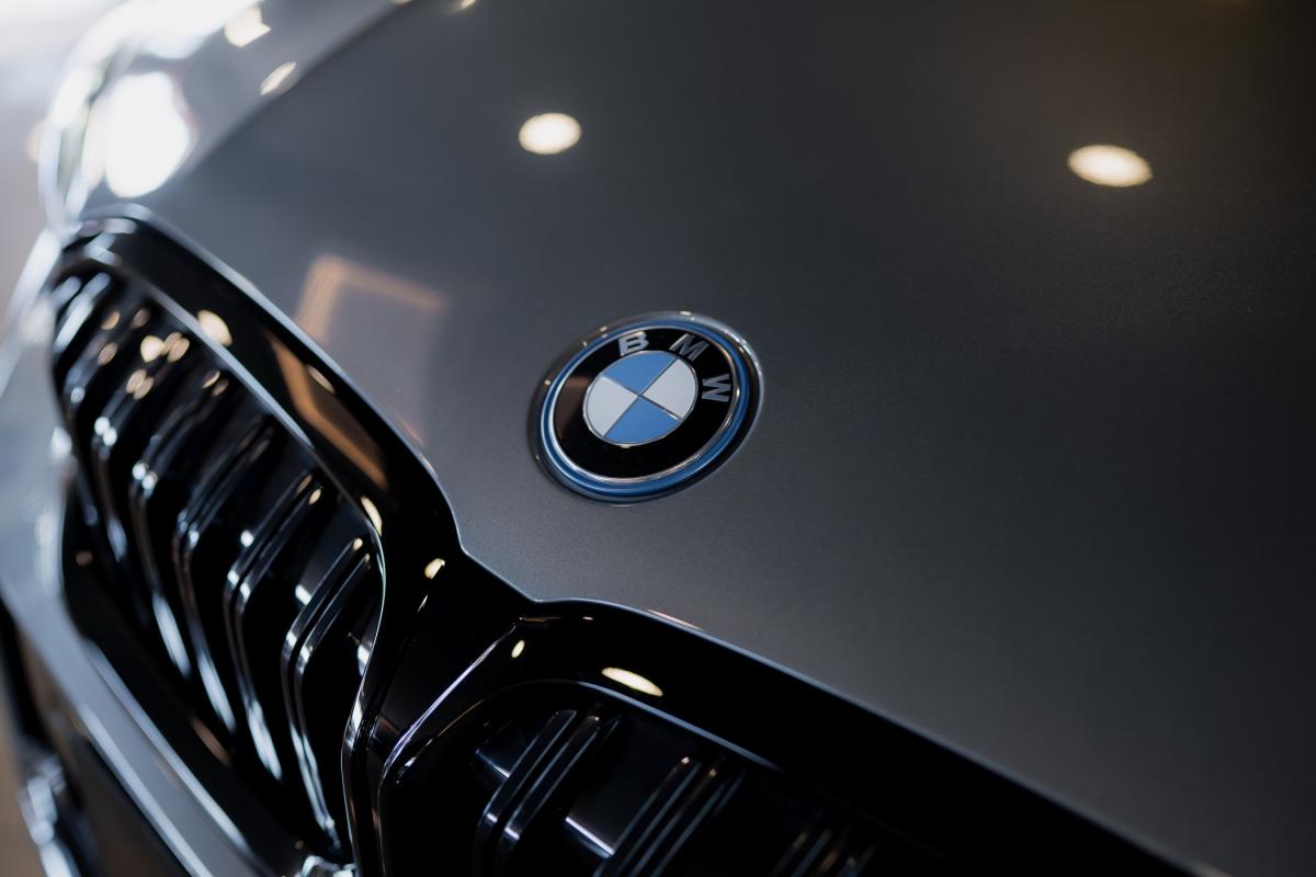 bmw-serie-3-2024-hibrido-a-gasolina-1998cc