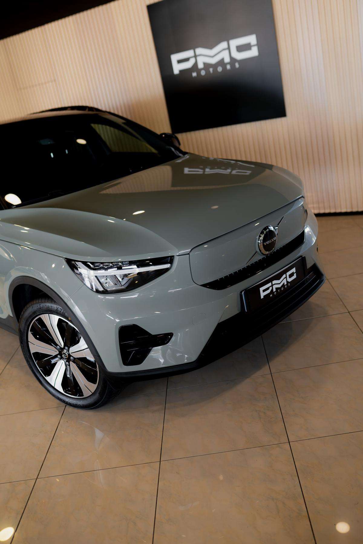 volvo-xc40-2023-eletrico-500cc