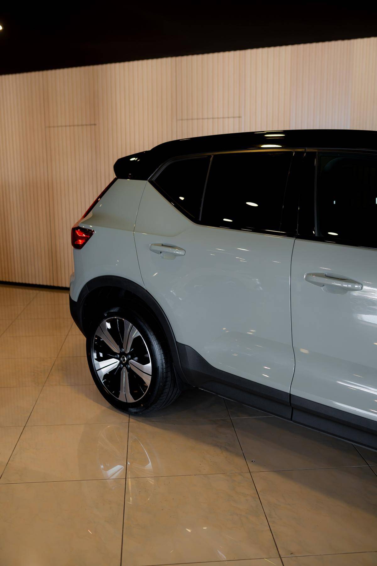 volvo-xc40-2023-eletrico-500cc
