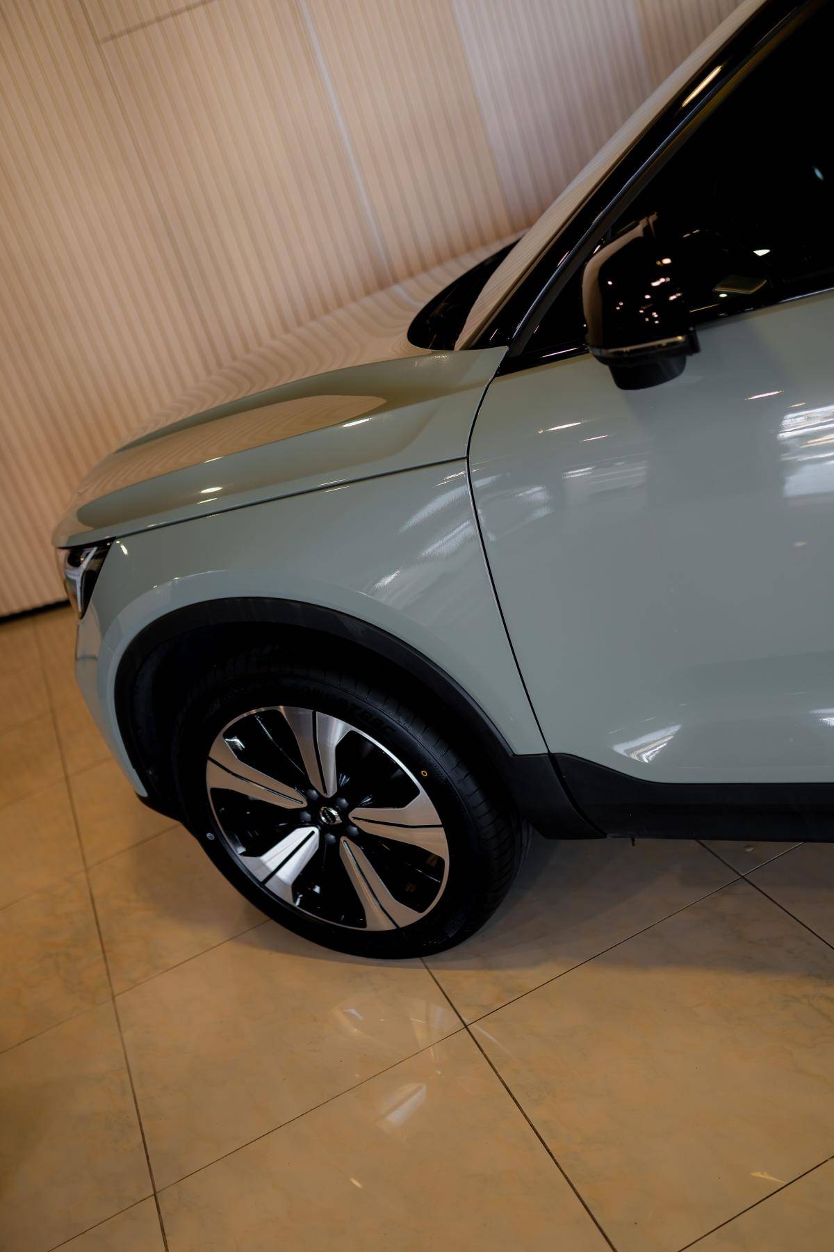 volvo-xc40-2023-eletrico-500cc