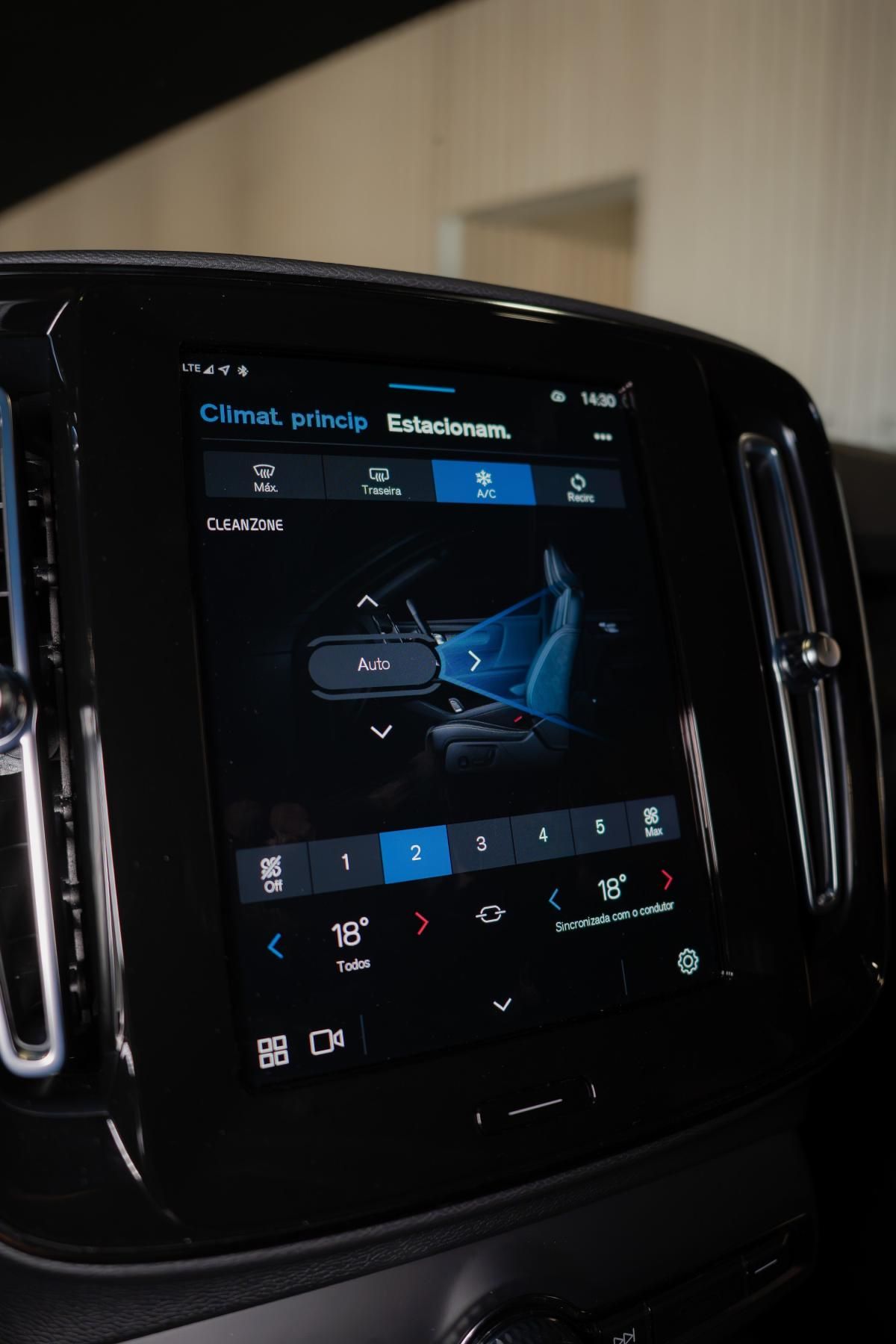 volvo-xc40-2023-eletrico-500cc