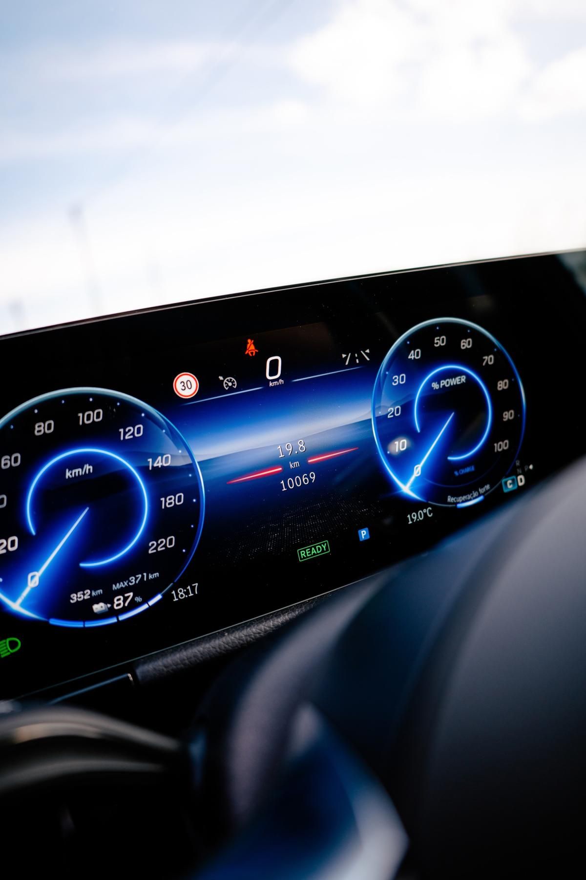 mercedes-benz-eqa-2024-eletrico-500cc