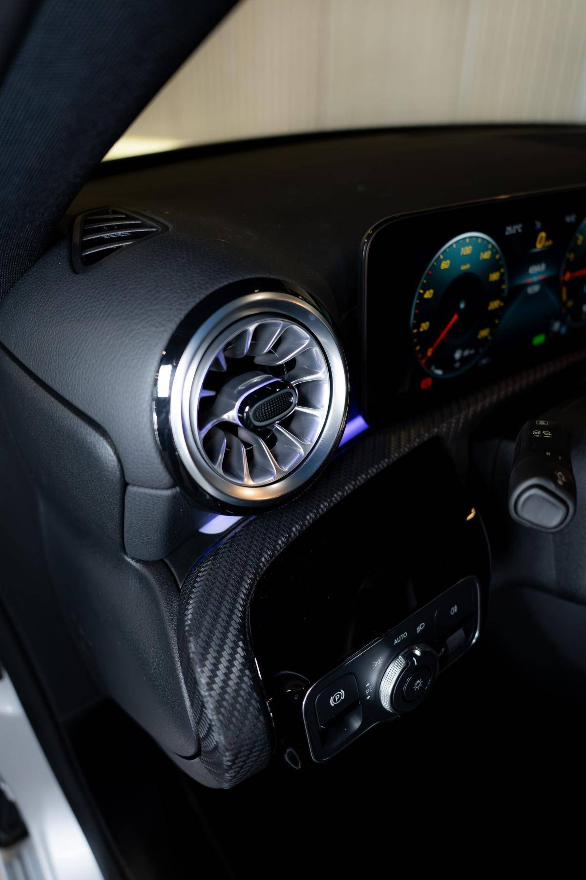 mercedes-benz-classe-a-2021-hibrido-a-gasolina-1332cc