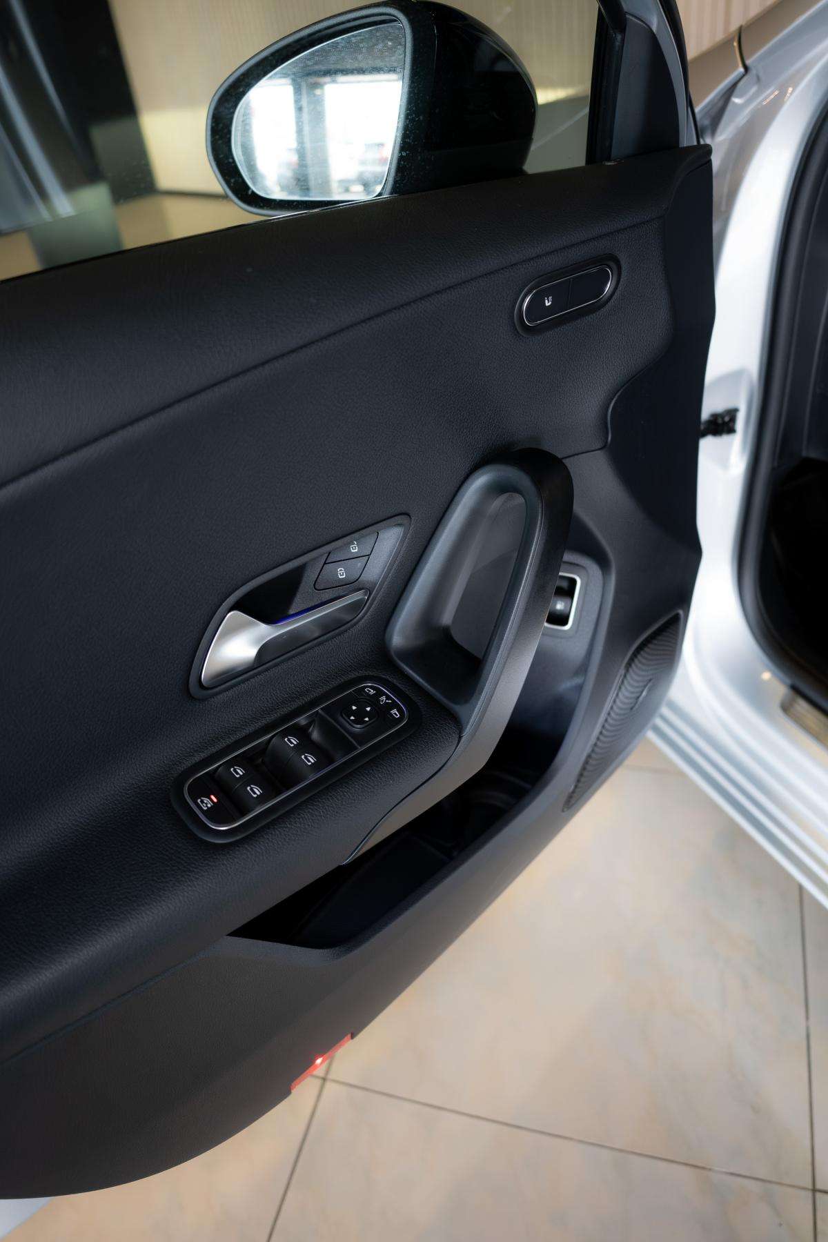 mercedes-benz-classe-a-2021-hibrido-a-gasolina-1332cc
