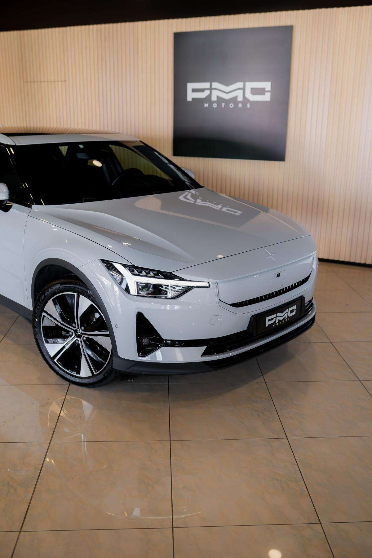 polestar-2-2024-eletrico-500cc