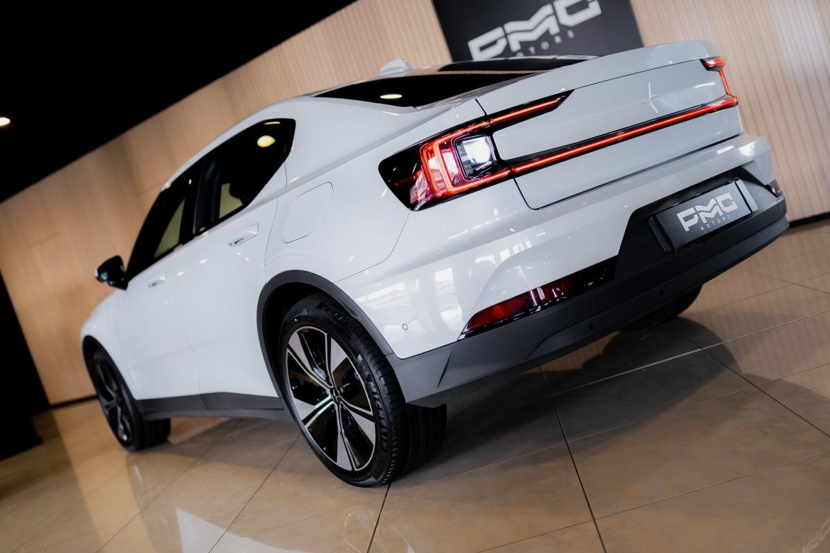 polestar-2-2024-eletrico-500cc
