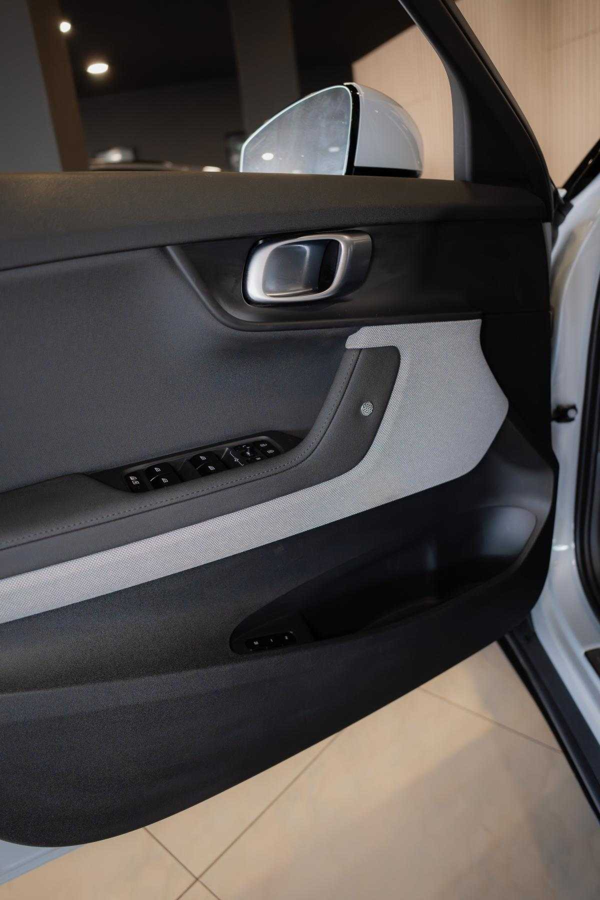 polestar-2-2024-eletrico-500cc
