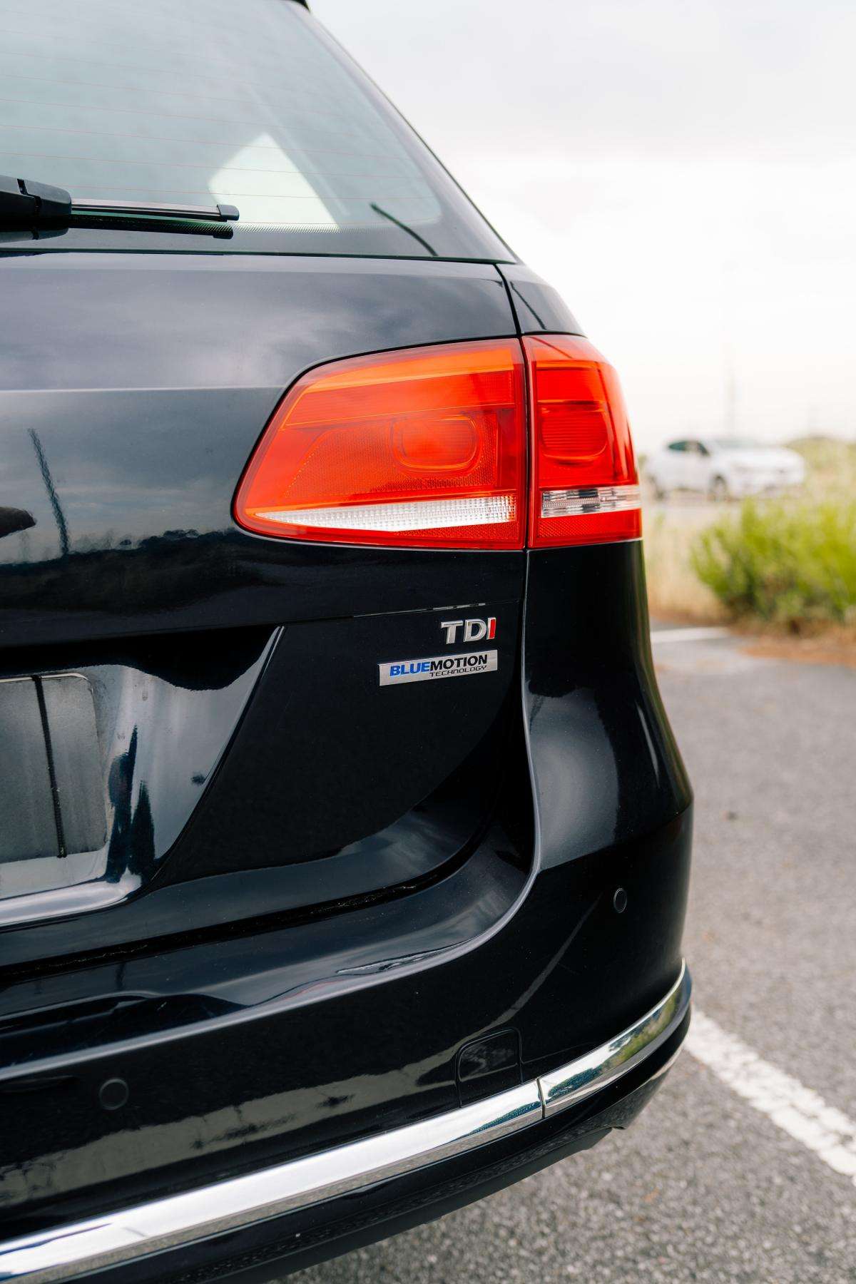 volkswagen-passat-2011-diesel-1598cc