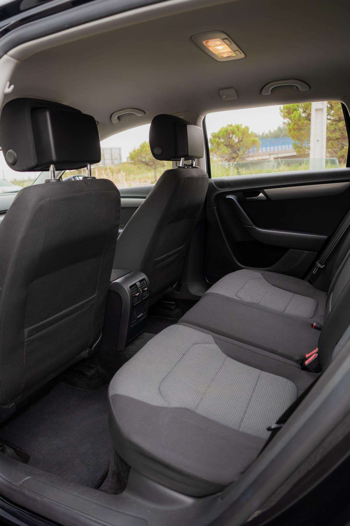 volkswagen-passat-2011-diesel-1598cc
