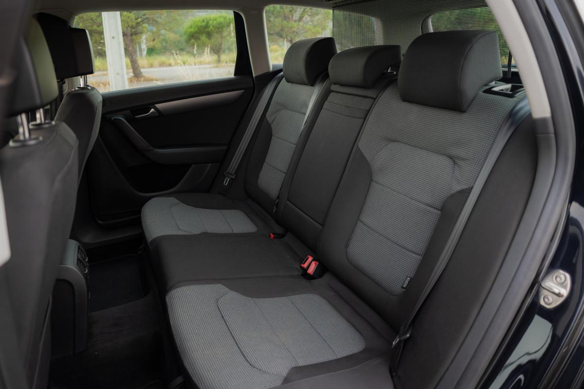 volkswagen-passat-2011-diesel-1598cc