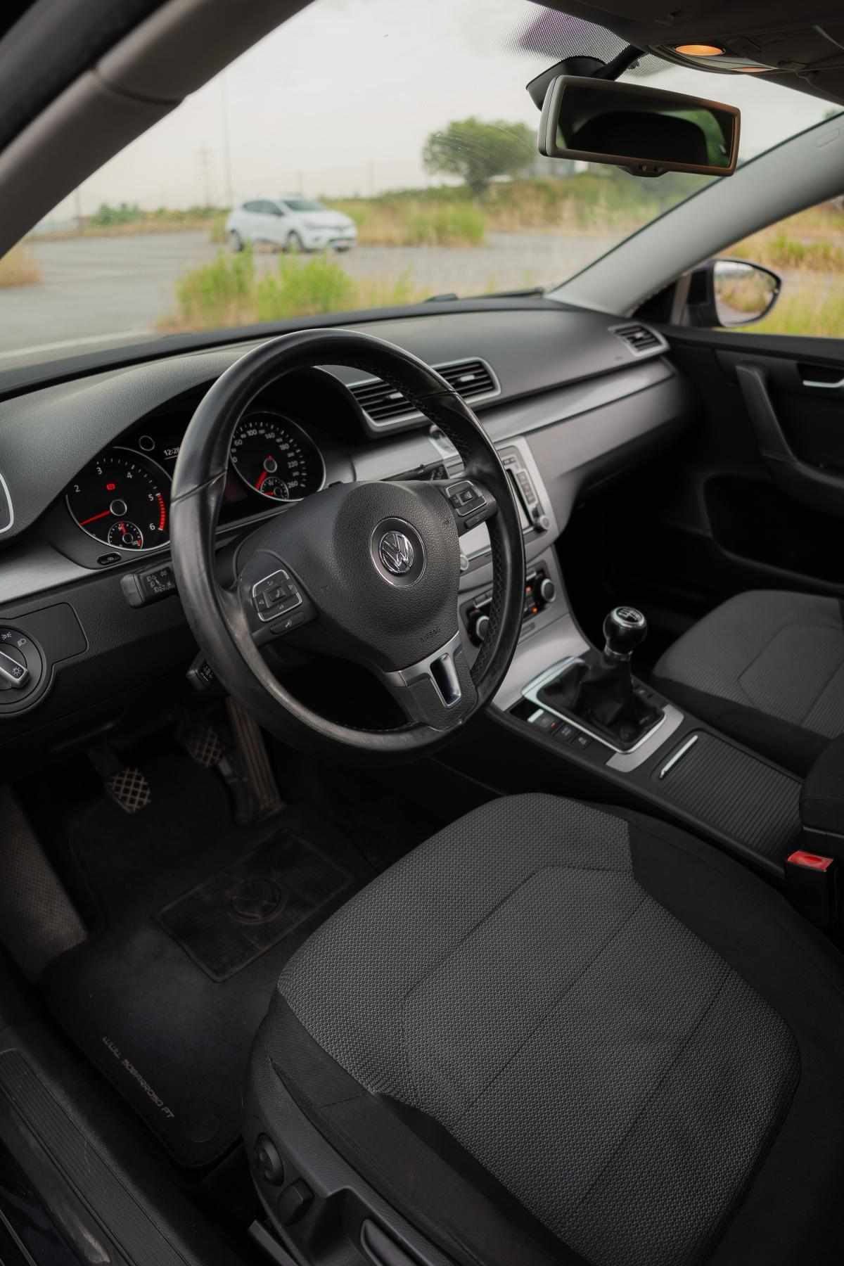 volkswagen-passat-2011-diesel-1598cc