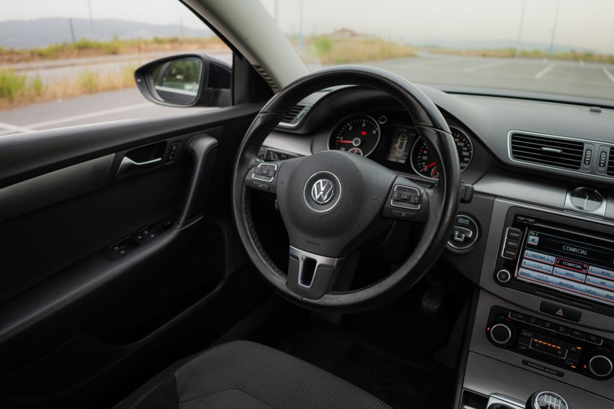 volkswagen-passat-2011-diesel-1598cc