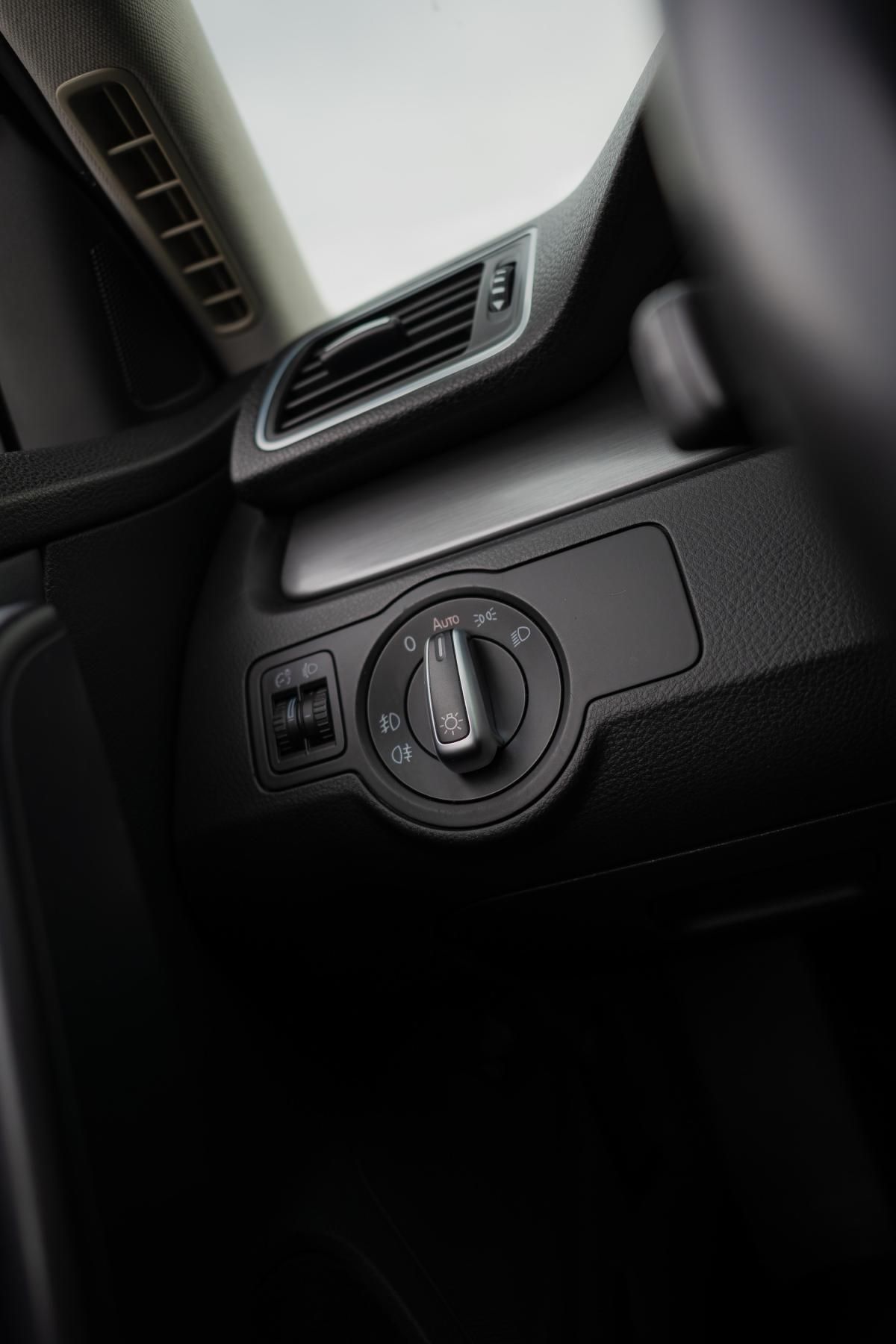 volkswagen-passat-2011-diesel-1598cc