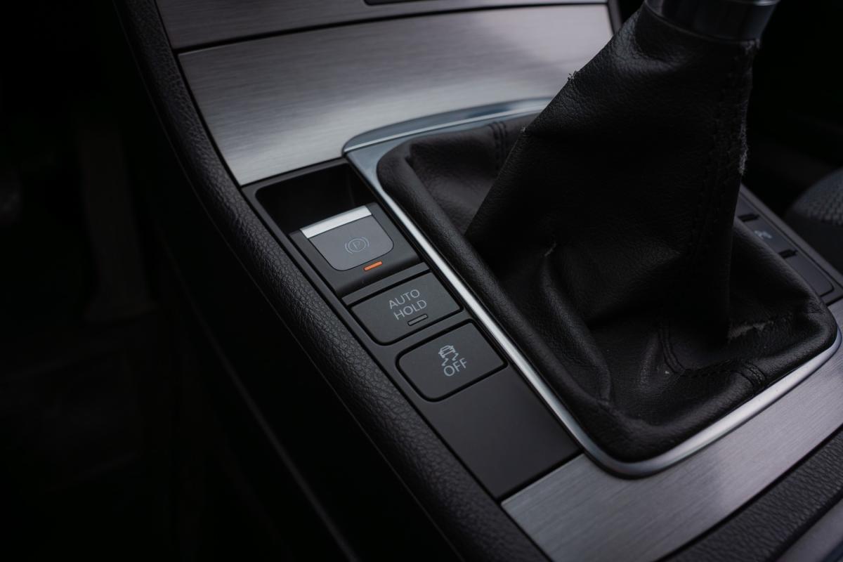 volkswagen-passat-2011-diesel-1598cc