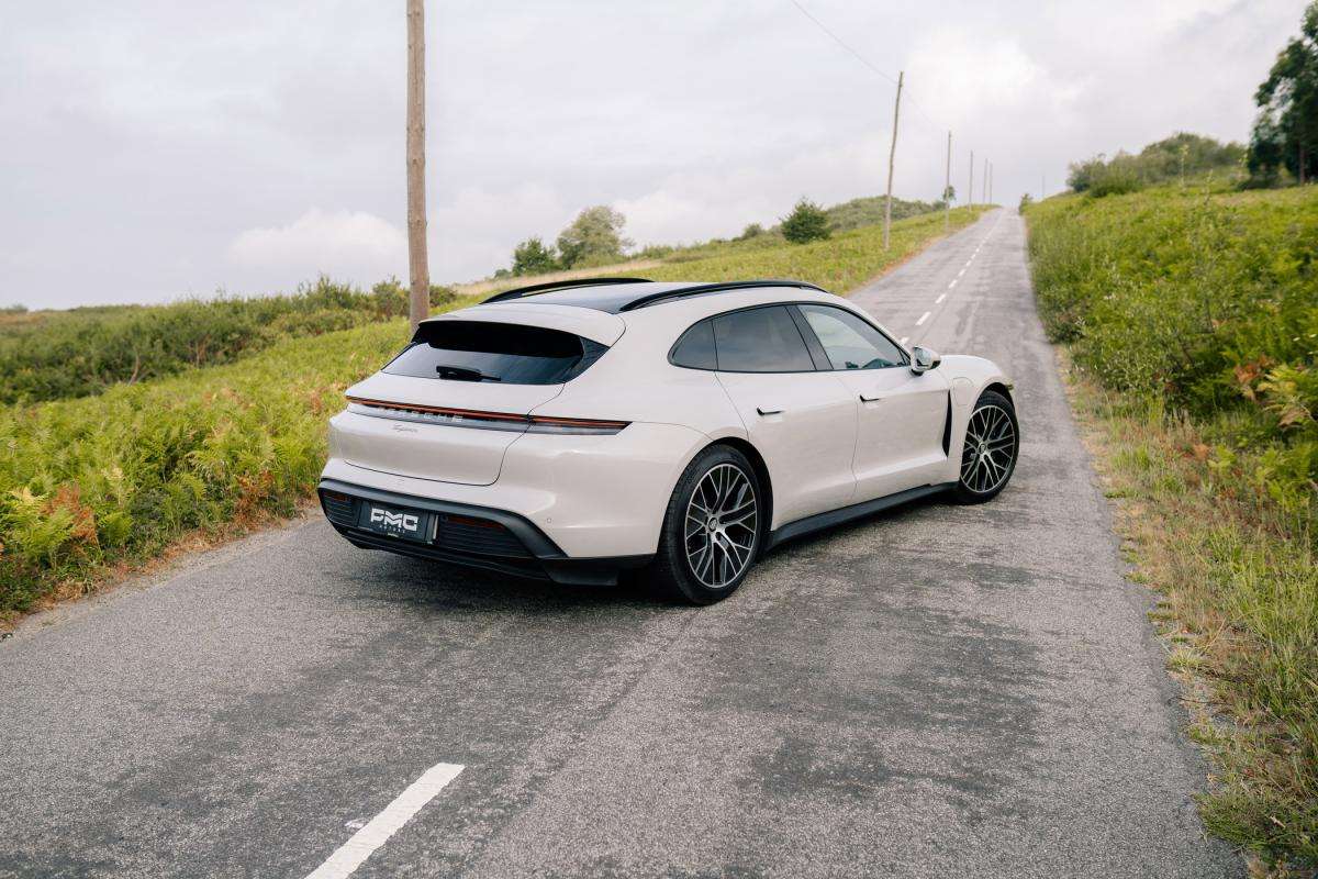 porsche-taycan-2023-eletrico-0cc