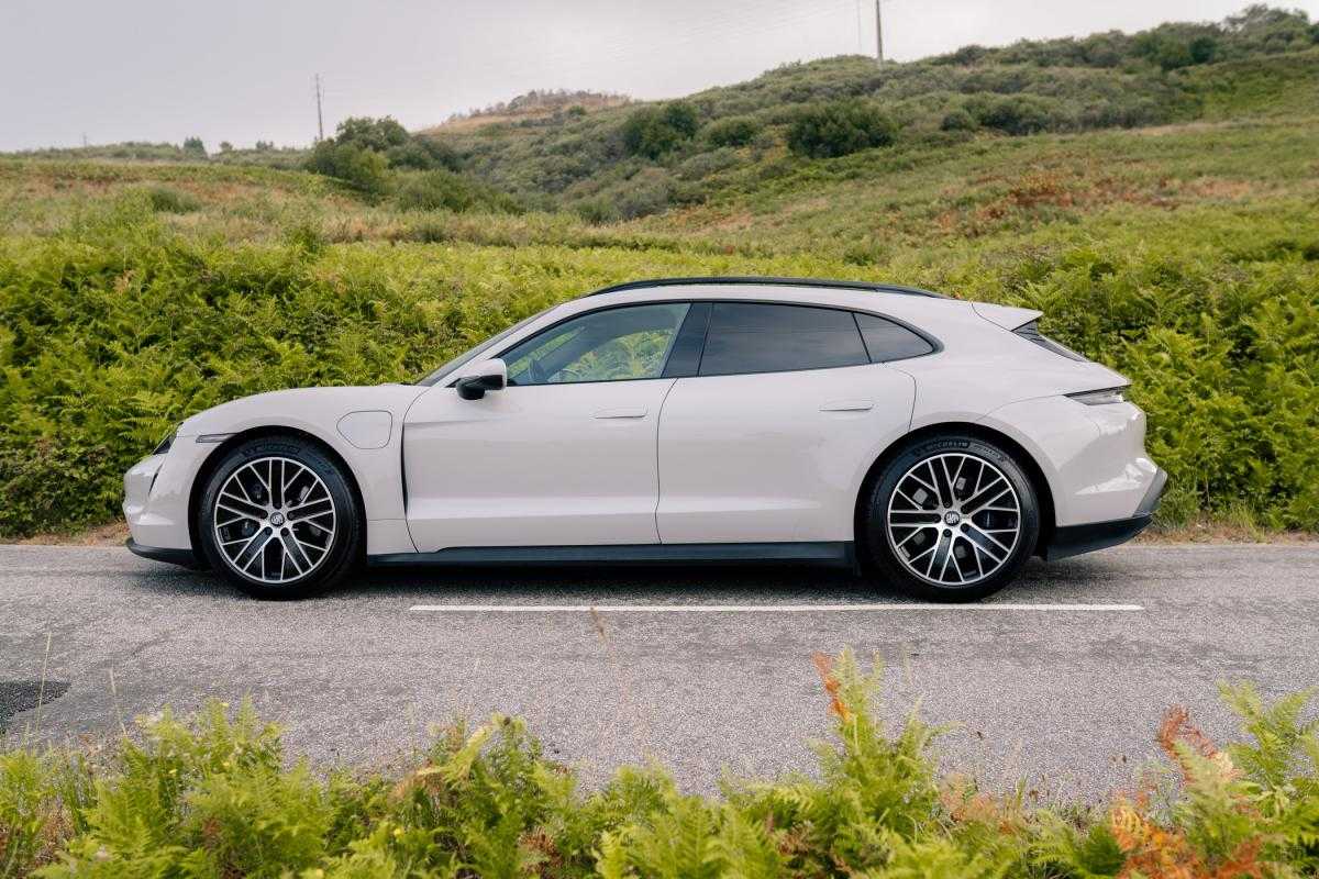 porsche-taycan-2023-eletrico-0cc