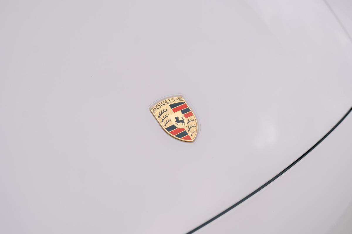 porsche-taycan-2023-eletrico-0cc