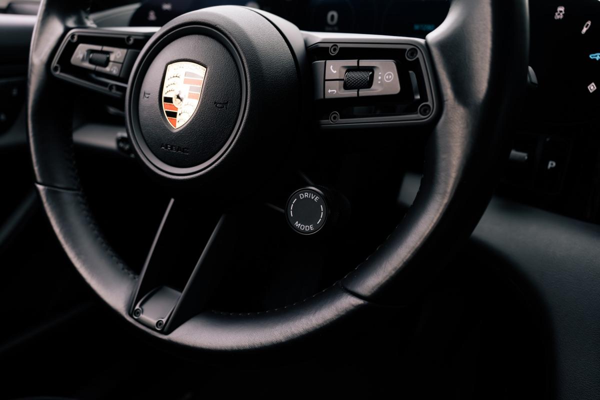 porsche-taycan-2023-eletrico-0cc