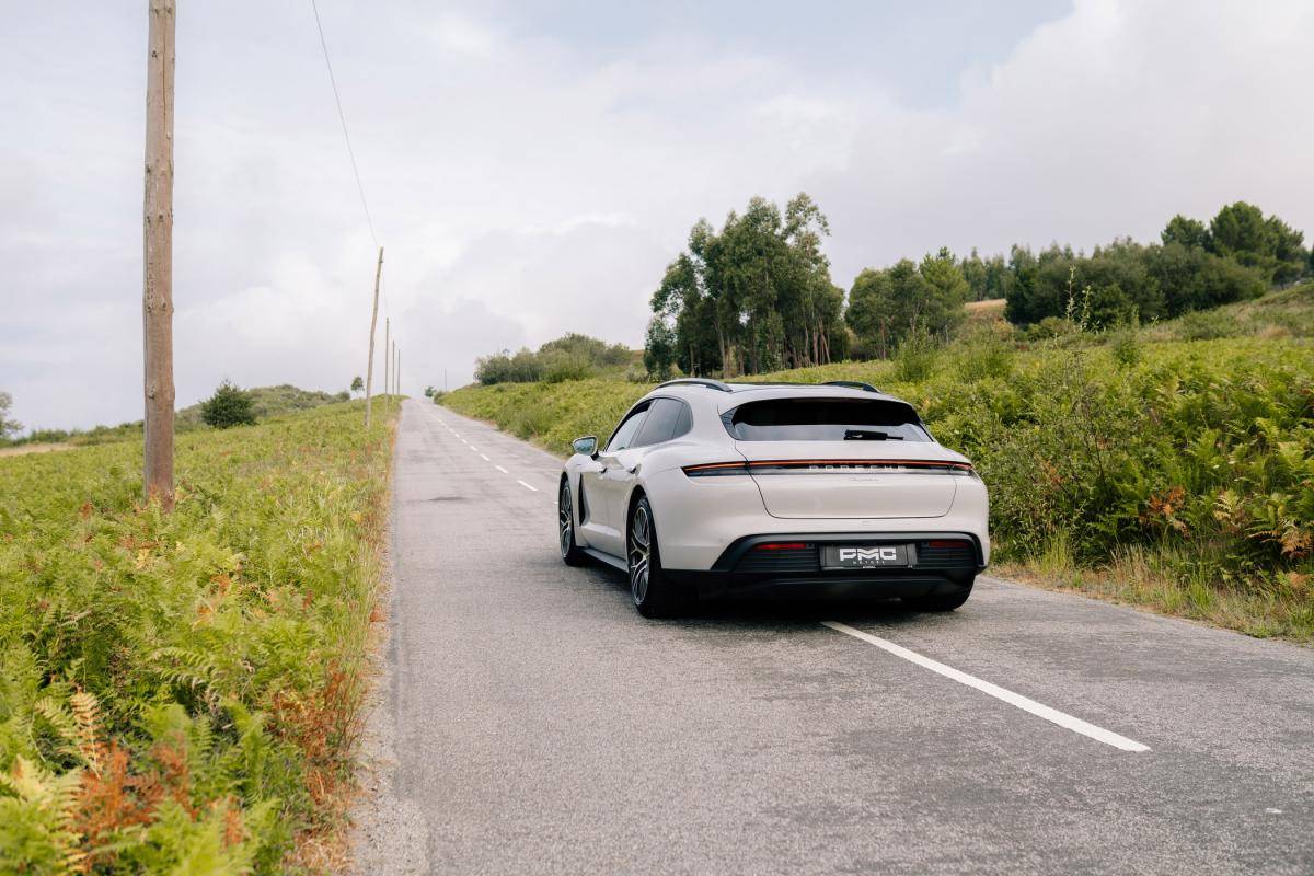 porsche-taycan-2023-eletrico-0cc