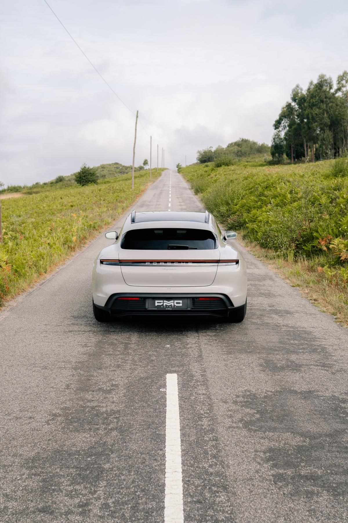 porsche-taycan-2023-eletrico-0cc