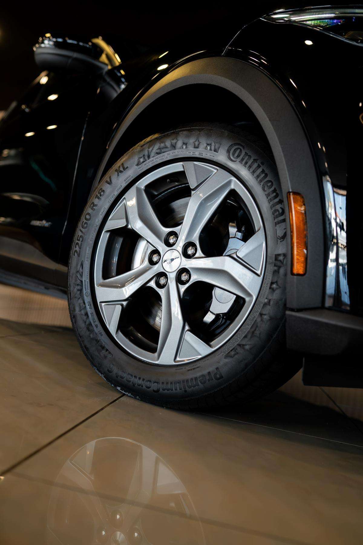 ford-mustang-2021-eletrico-500cc