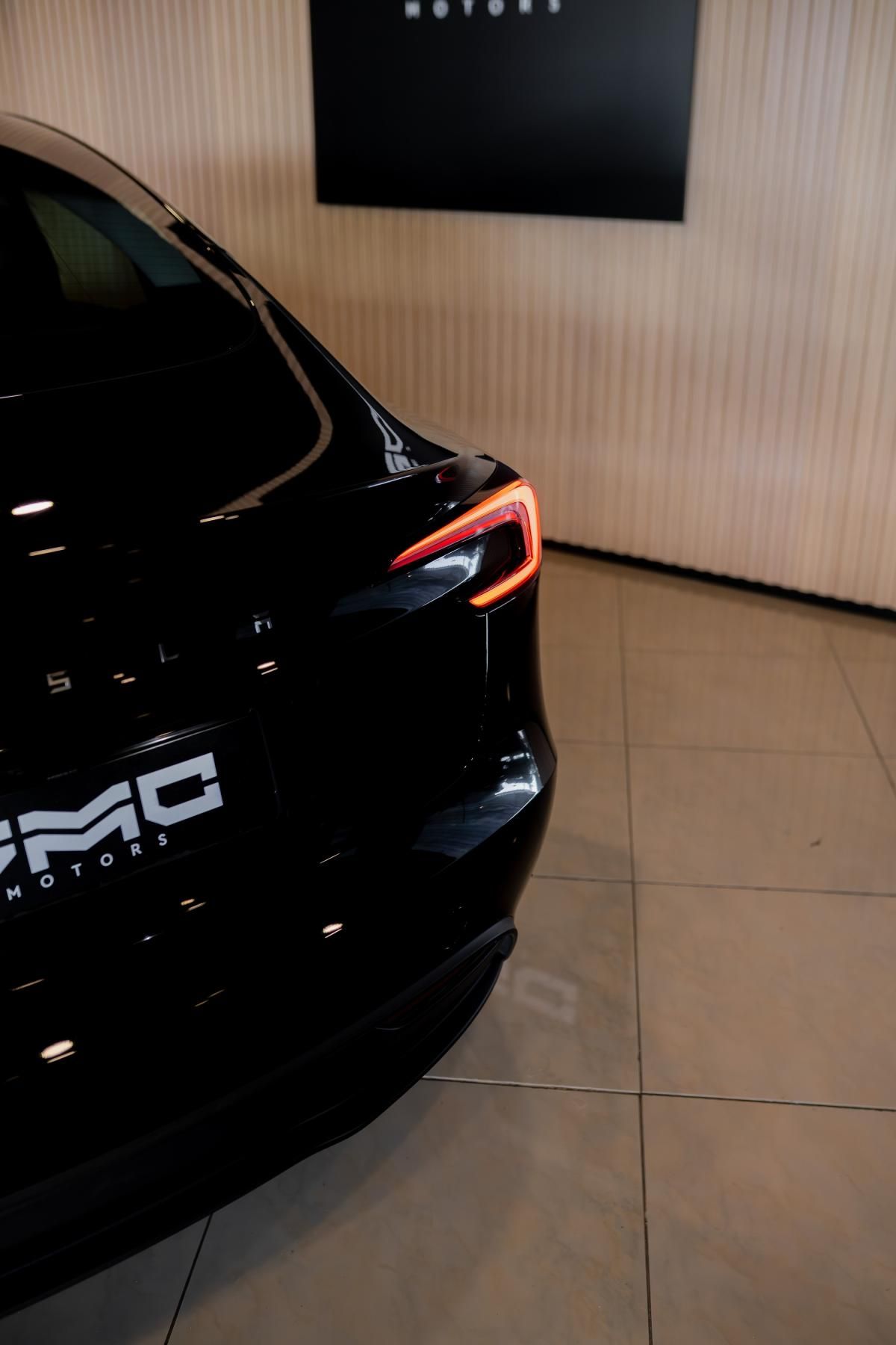 tesla-model-3-2024-eletrico-500cc