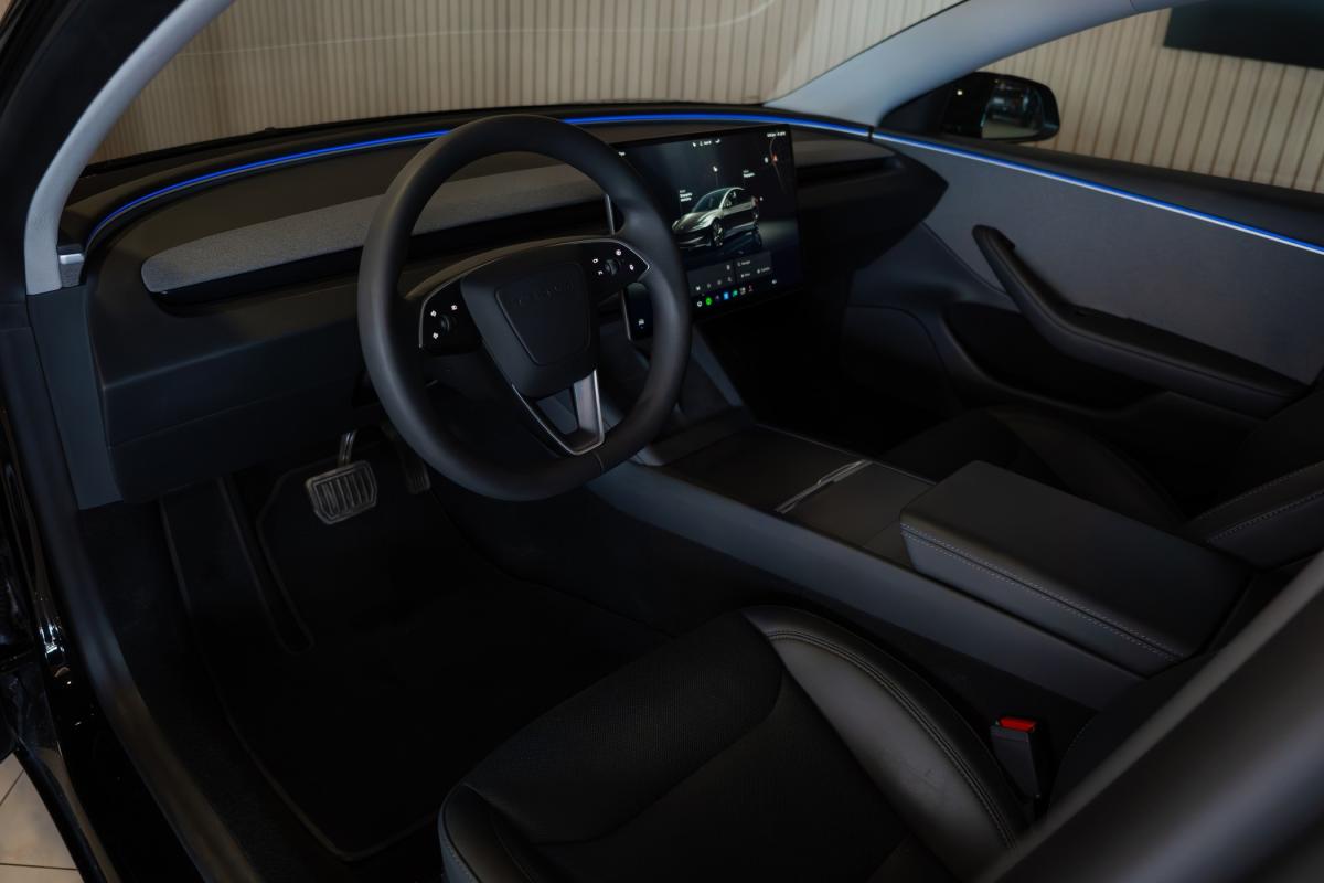 tesla-model-3-2024-eletrico-500cc