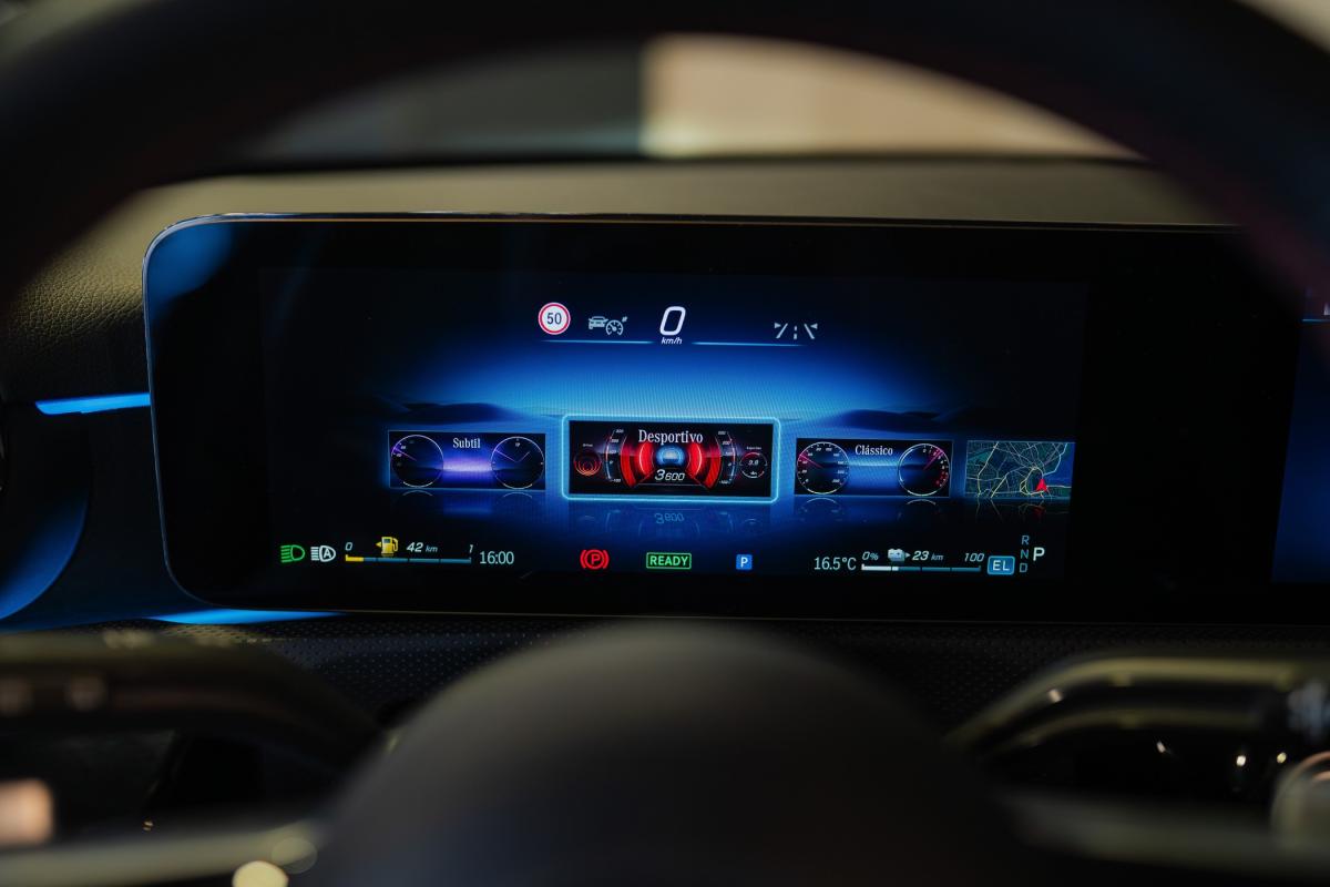 mercedes-benz-classe-a-2025-hibrido-a-gasolina-1332cc