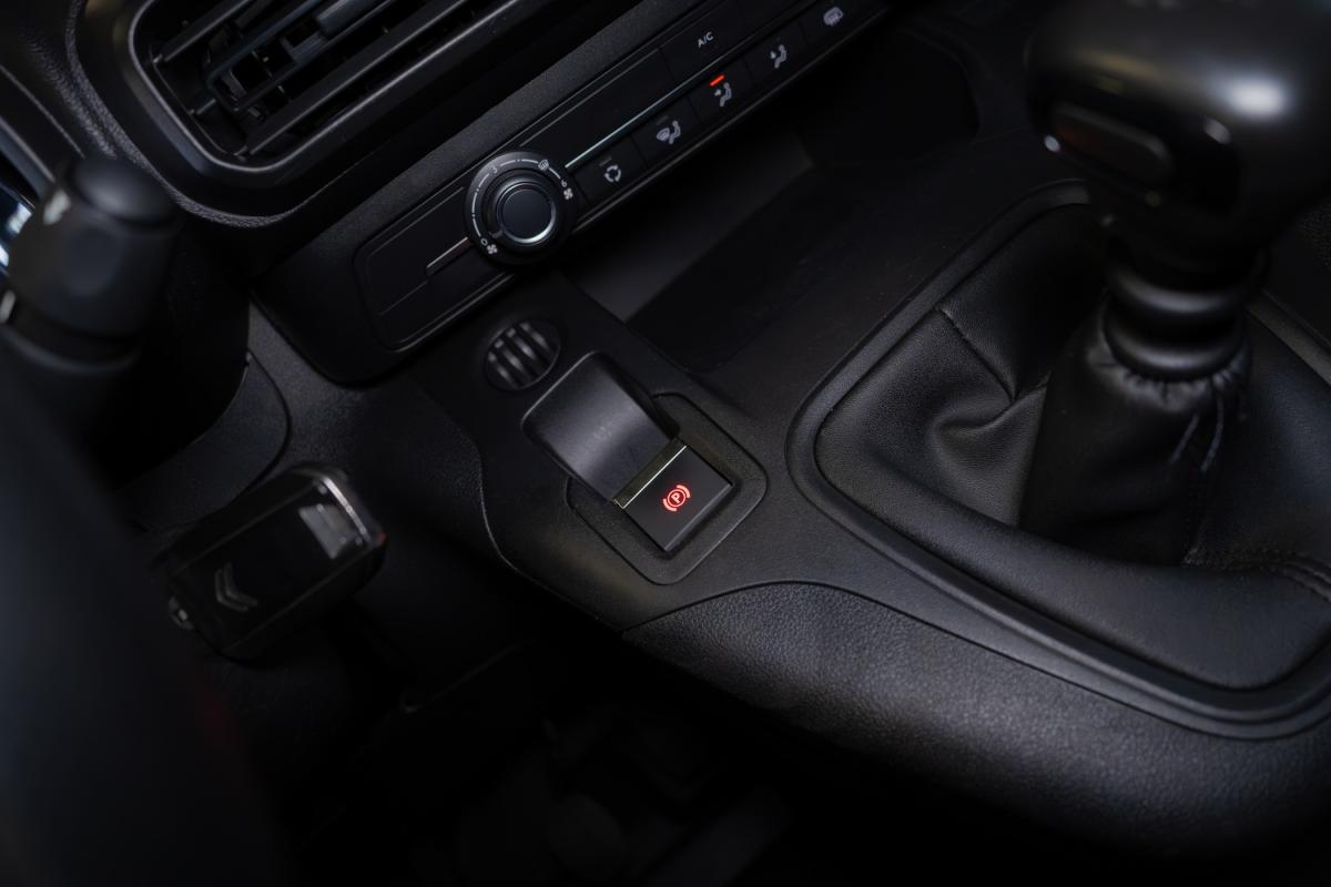 citroen-berlingo-2021-gasolina-1199cc