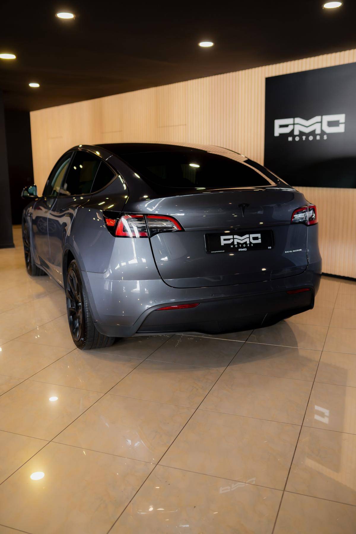 tesla-model-y-2021-eletrico-500cc