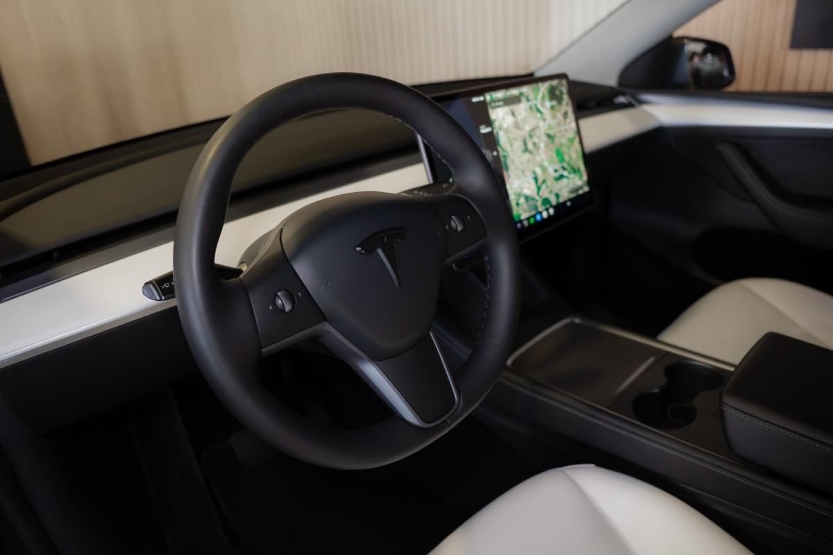 tesla-model-y-2021-eletrico-500cc