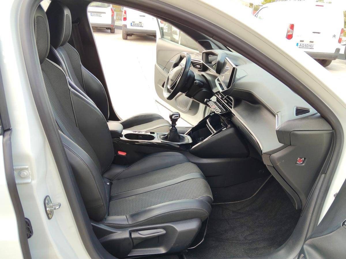 peugeot-208-2022-diesel-1499cc