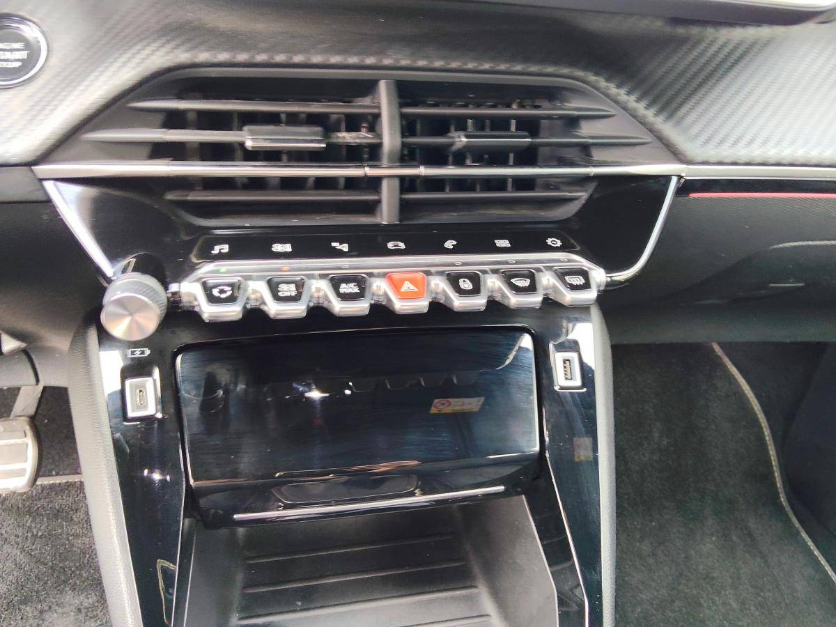 peugeot-208-2022-diesel-1499cc