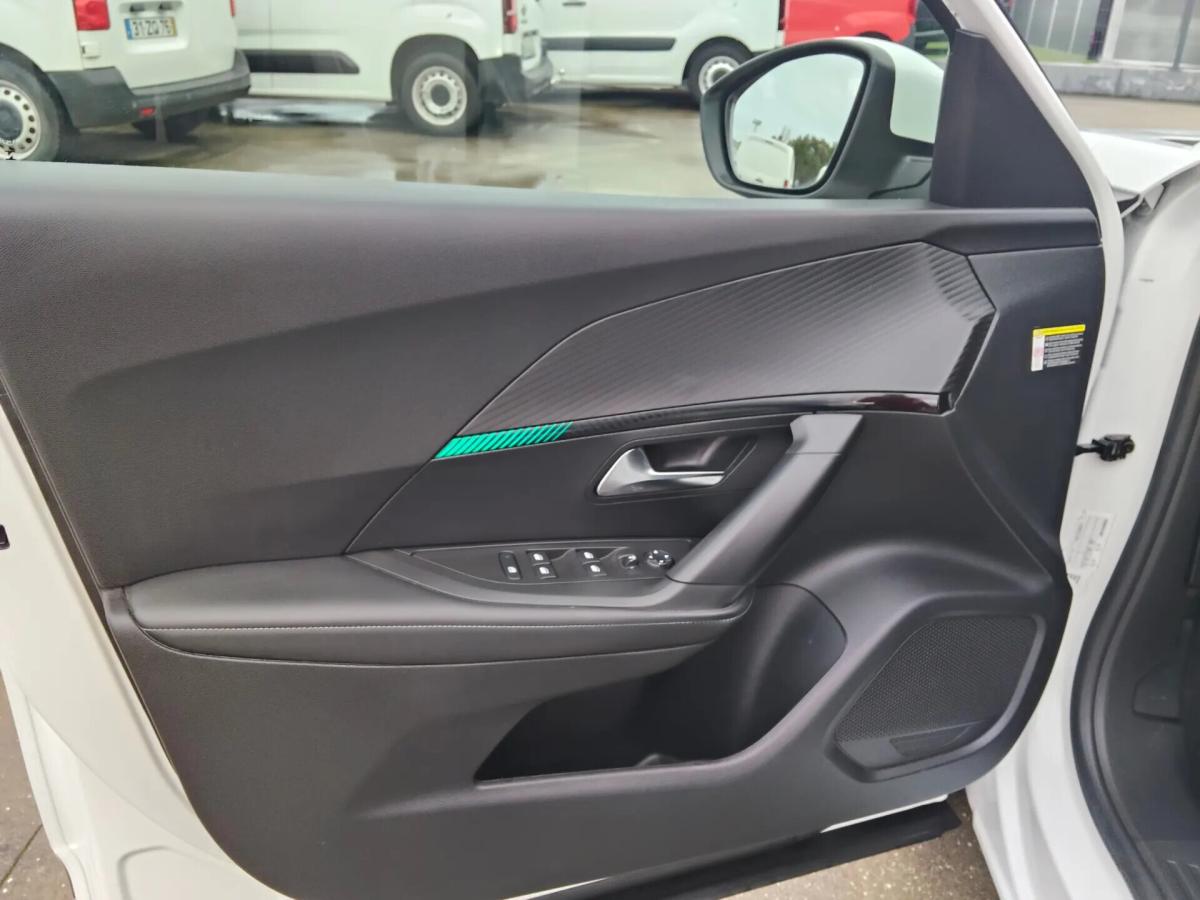 peugeot-2008-2021-diesel-1499cc