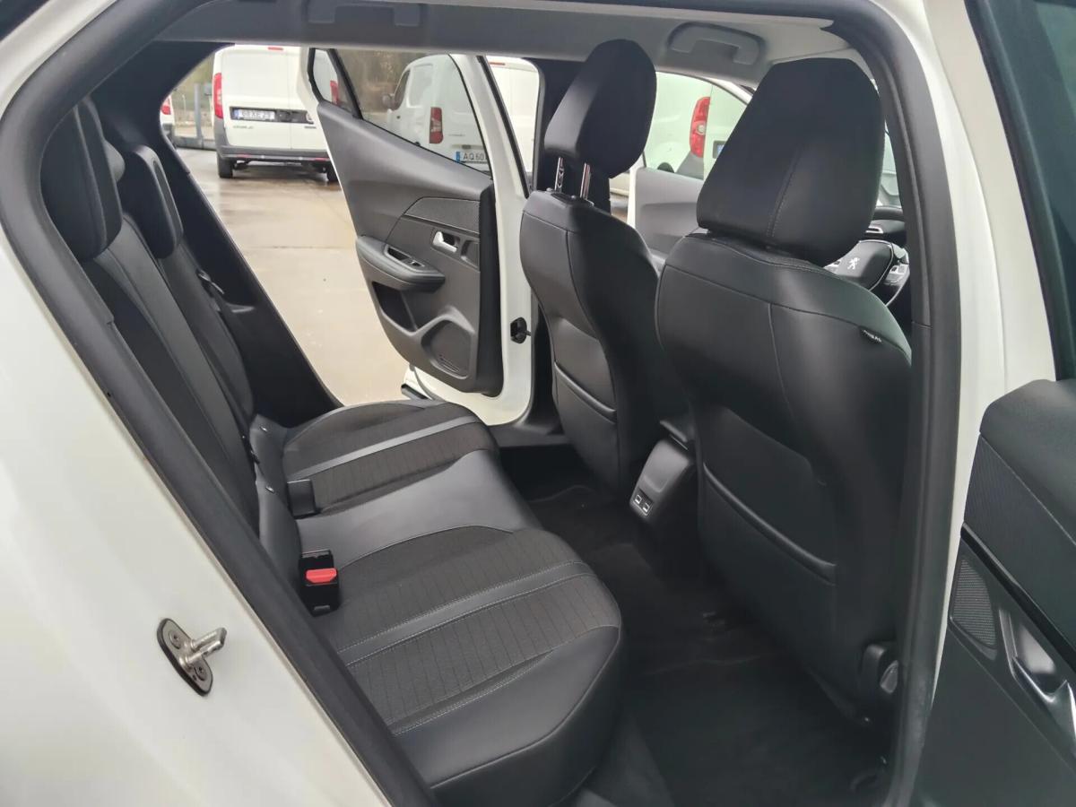peugeot-2008-2021-diesel-1499cc