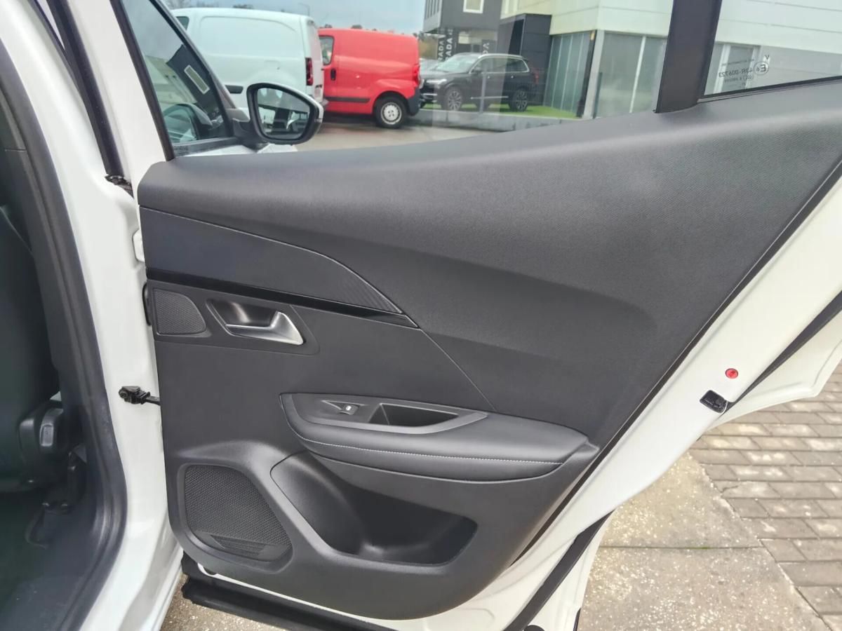 peugeot-2008-2021-diesel-1499cc