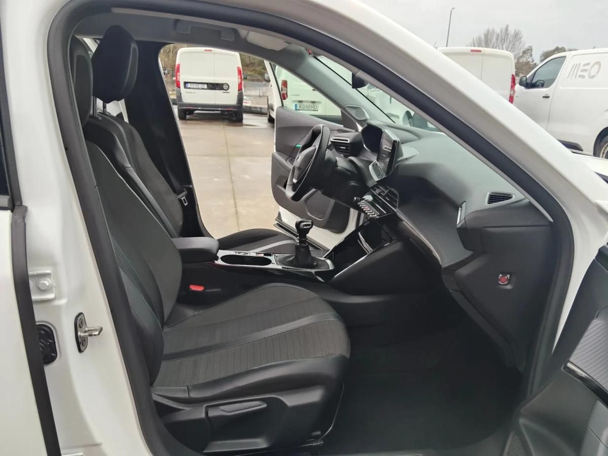 peugeot-2008-2021-diesel-1499cc