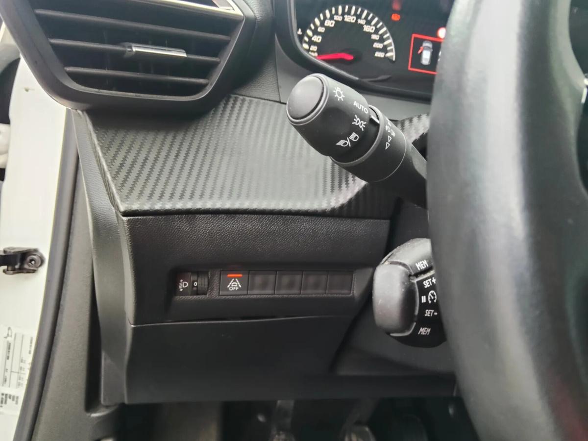 peugeot-2008-2021-diesel-1499cc