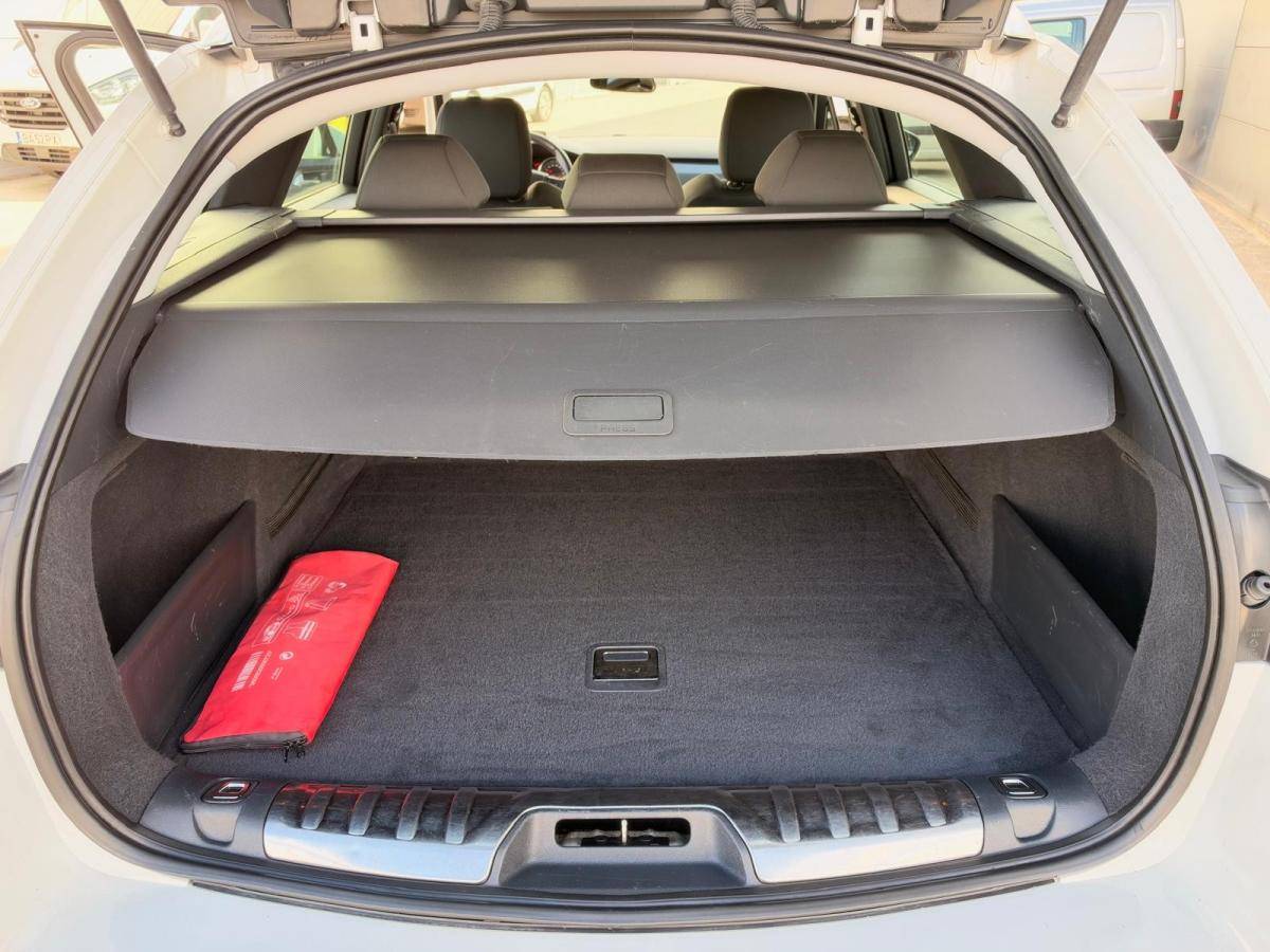 peugeot-508-sw-2015-diesel-1560cc