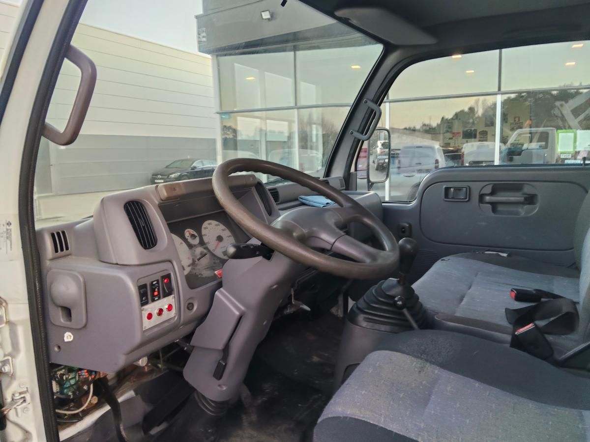 nissan-cabstar-2005-diesel-2953cc