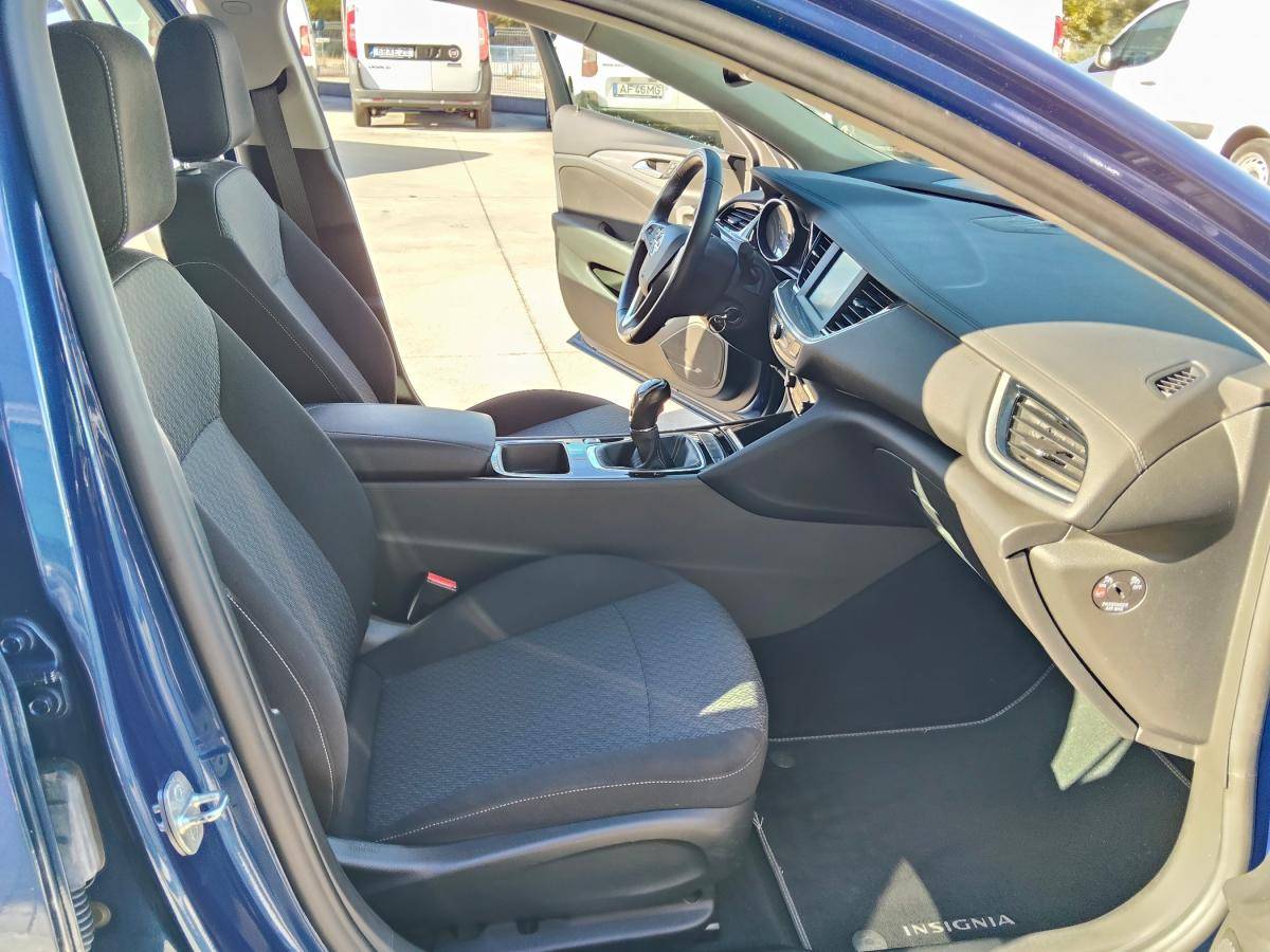opel-insignia-2019-diesel-1598cc