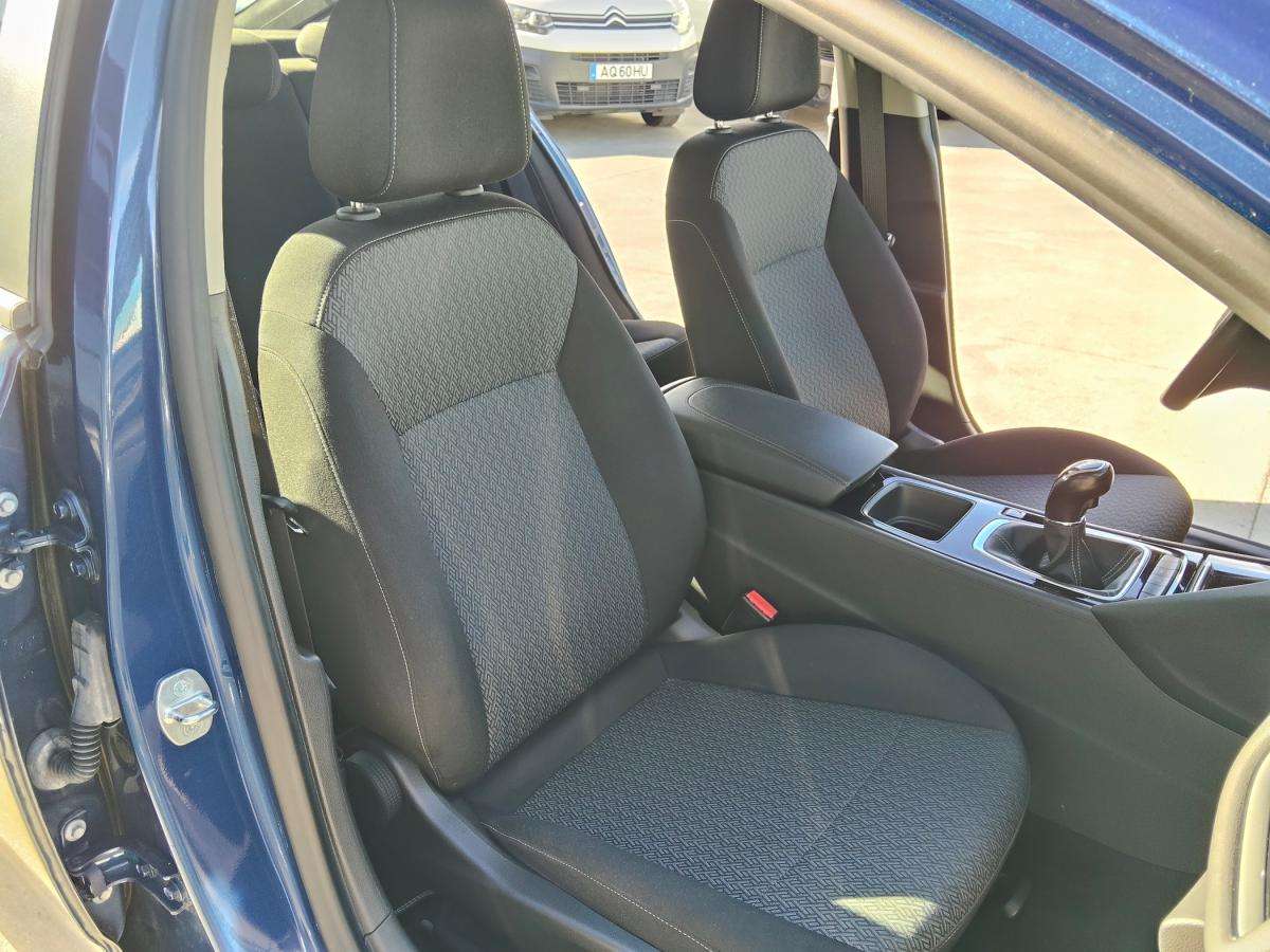 opel-insignia-2019-diesel-1598cc