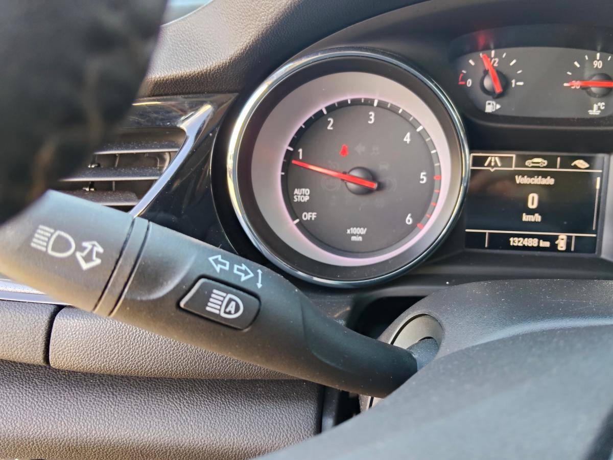 opel-insignia-2019-diesel-1598cc