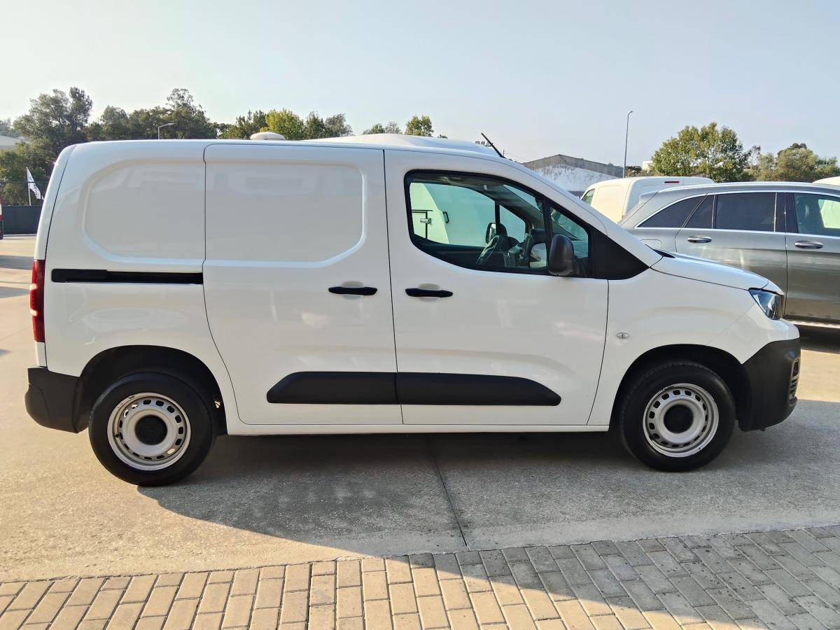 peugeot-partner-2022-diesel-1499cc