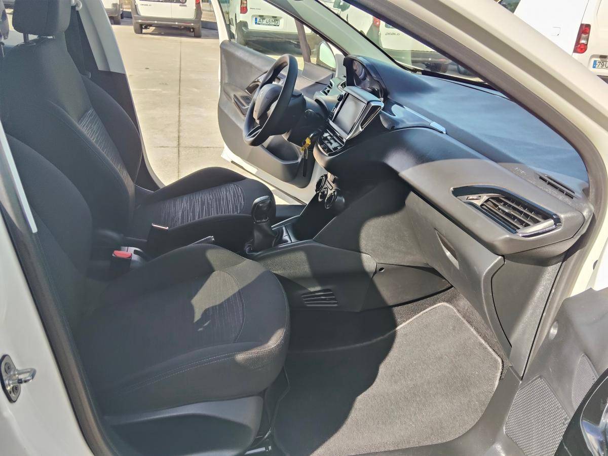 peugeot-208-2020-diesel-1499cc