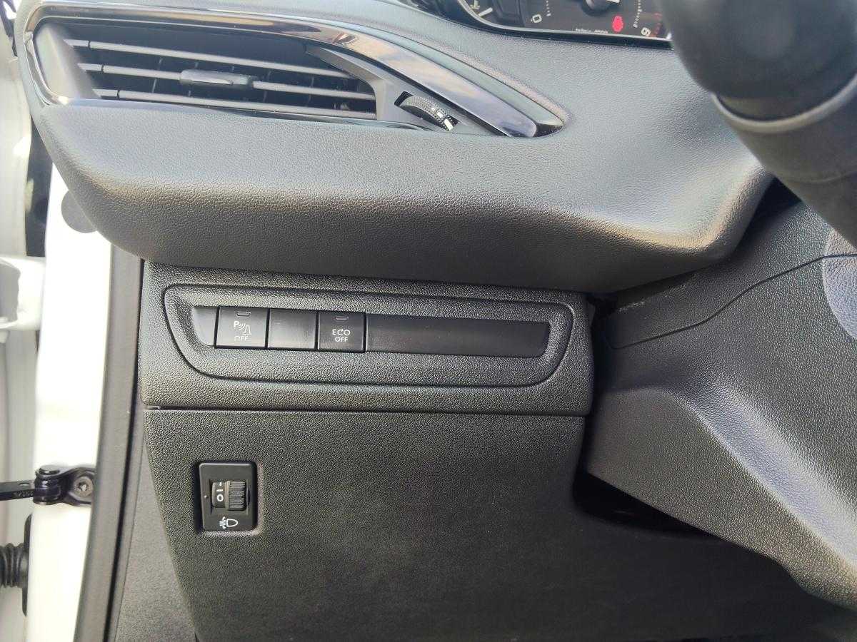 peugeot-208-2020-diesel-1499cc