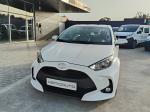 toyota-yaris-2024-hibrido-a-gasolina-1490cc