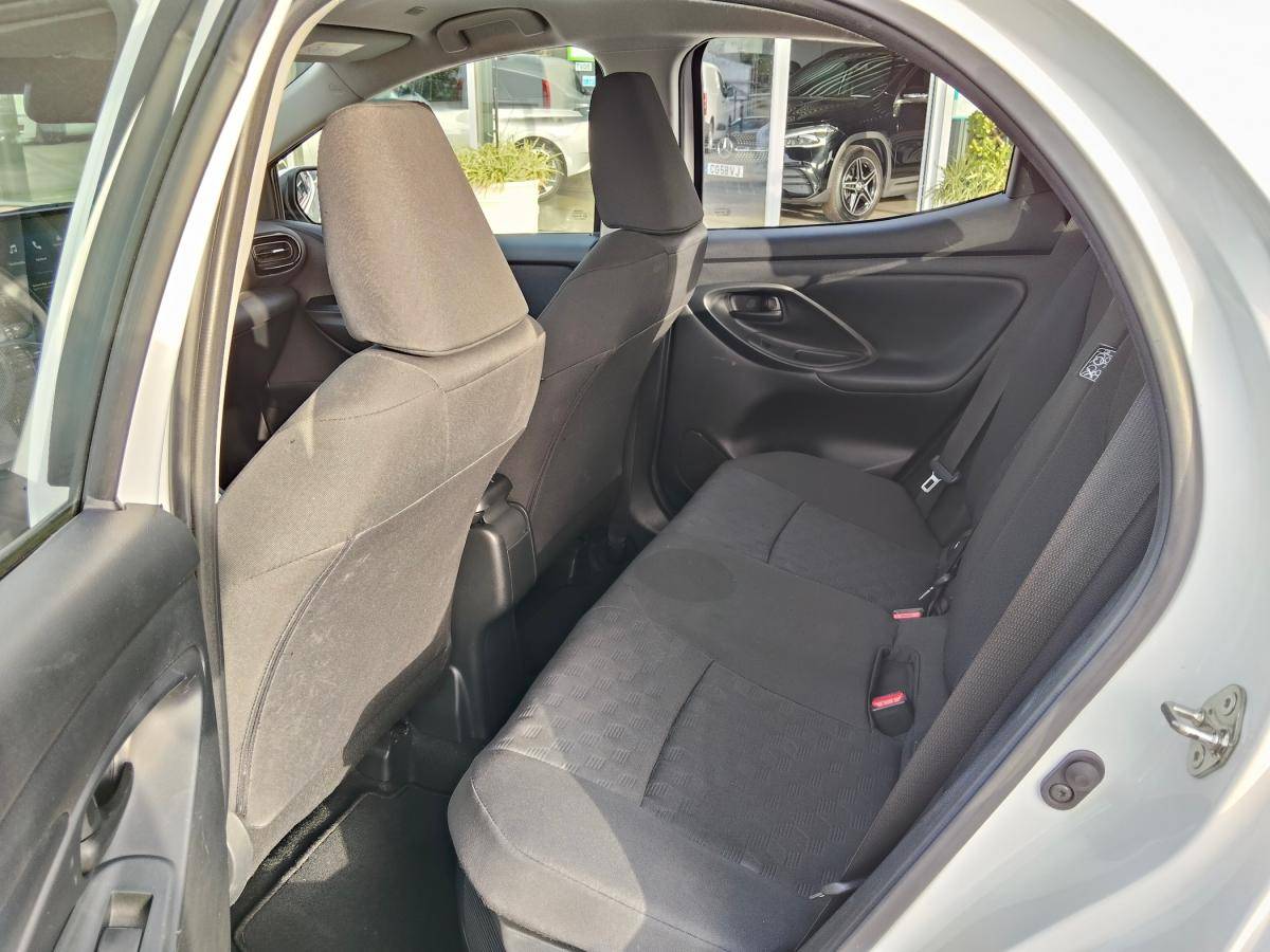 toyota-yaris-2024-hibrido-a-gasolina-1490cc