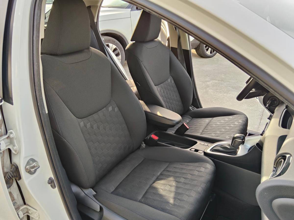 toyota-yaris-2024-hibrido-a-gasolina-1490cc